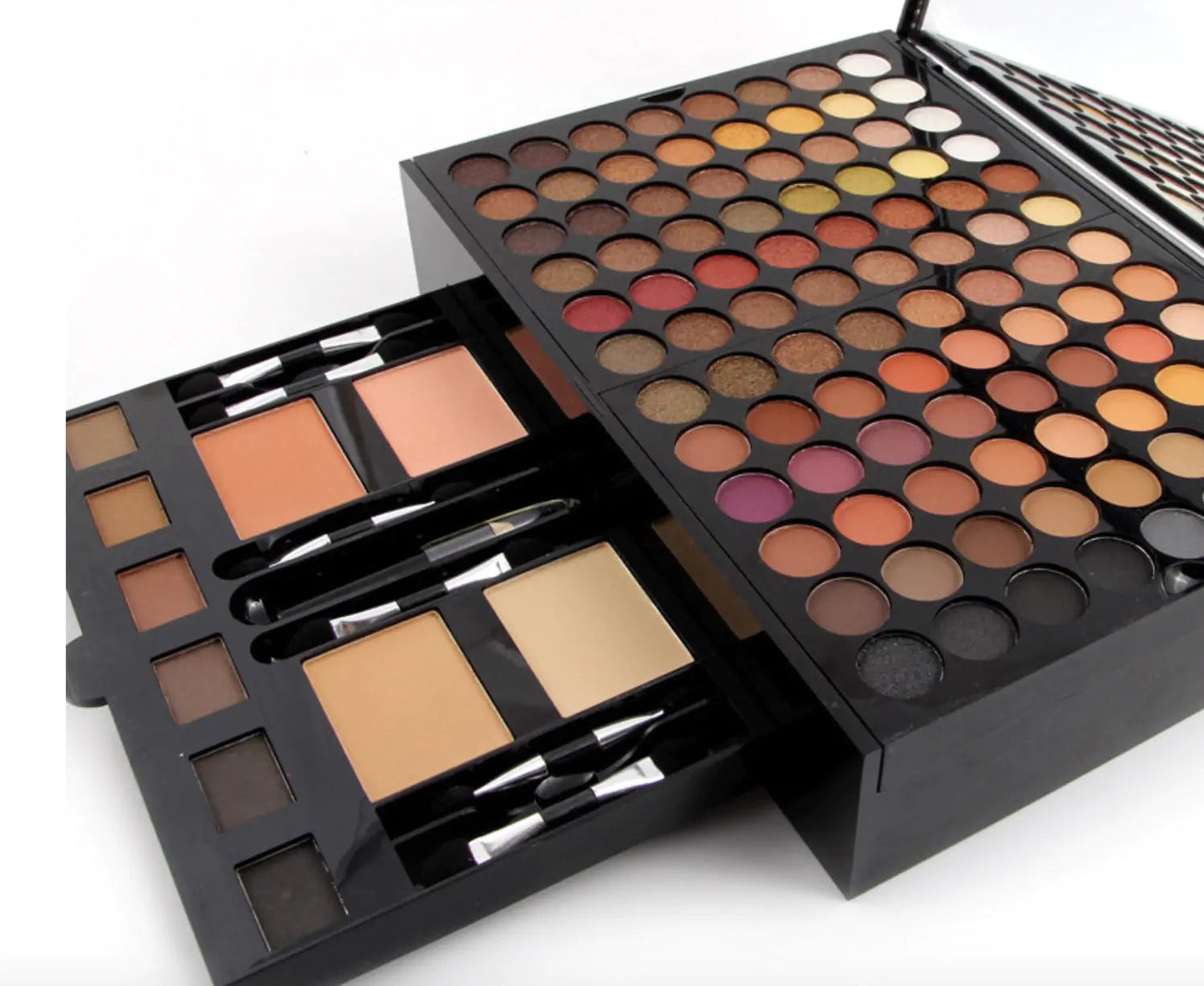 Ultimate Makeup SetSkin and SatinMy StoreMake your peepers pop with the Ultimate Makeup Set. This kit is designed to be your go-to for a complete eye makeup routine, conveniently including 2 compact powdersUltimate Makeup Set